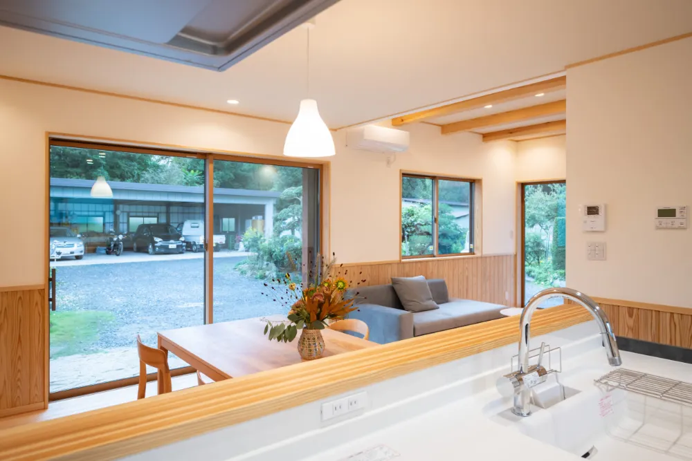 大工の父の技が光る本物の木の家