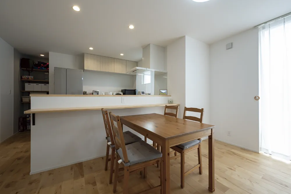 素材感のある整備基地