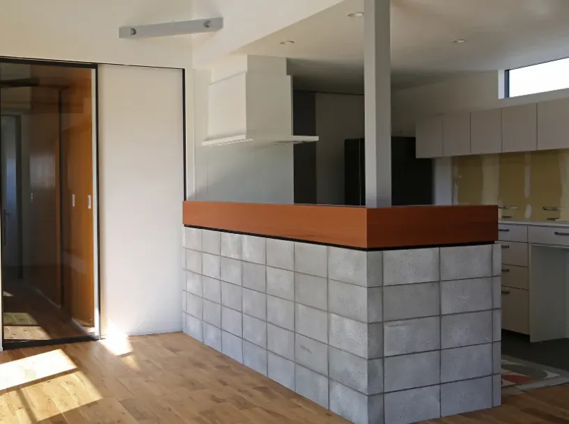 素材を楽しむ、大人のためのミッドセンチュリー空間