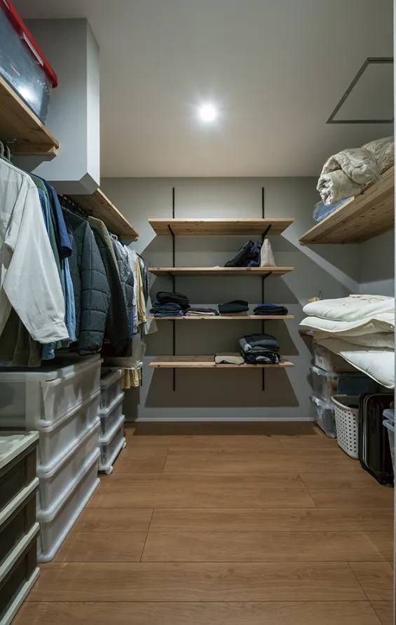 素材感のある整備基地