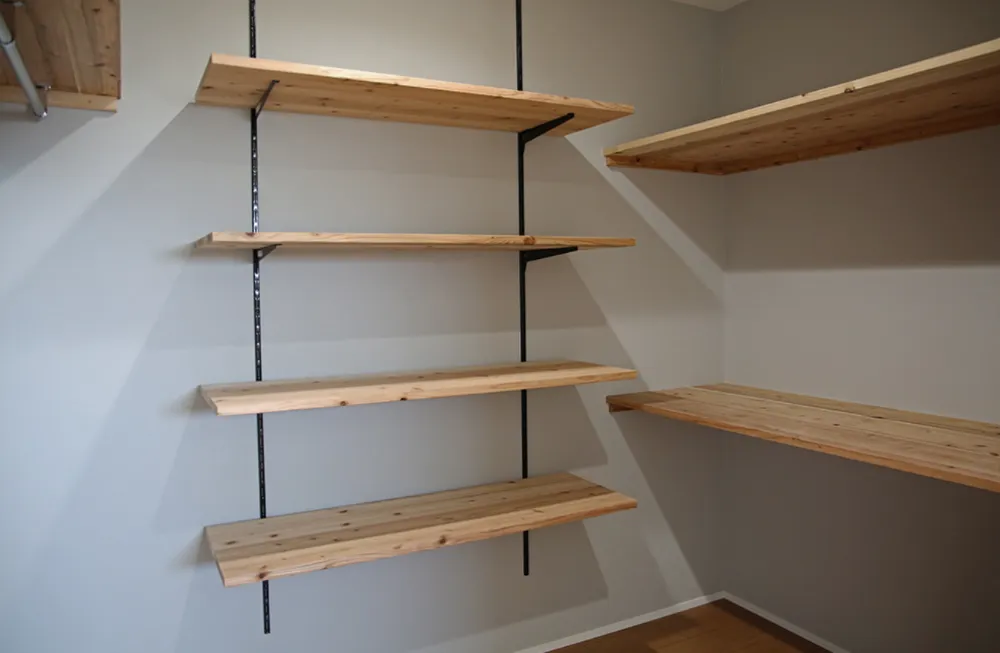 素材感のある整備基地