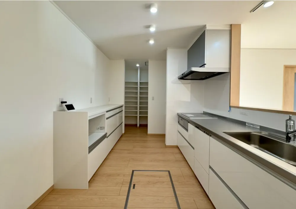 『1階完結型』の間取りが正解！35坪で叶えた、特大ファミクロと書庫のある暮らし