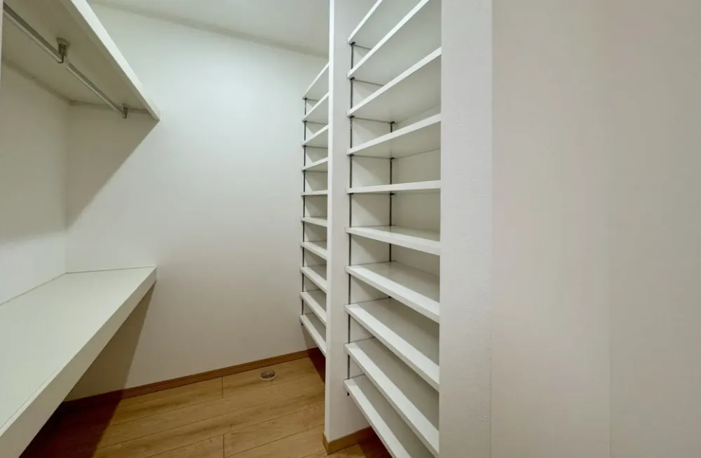 『1階完結型』の間取りが正解！35坪で叶えた、特大ファミクロと書庫のある暮らし